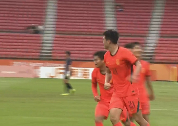 半场-U23国足1-0泰国 彭啸造乌龙毛伟杰大单刀失良机 半场-U23国足1-0泰国 彭啸造乌龙毛伟杰大单刀失良机